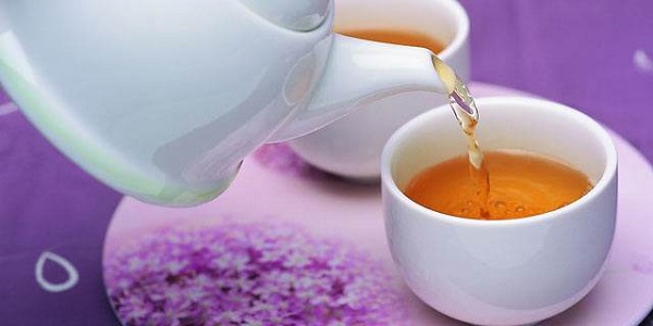 浓茶不解酒反伤身！